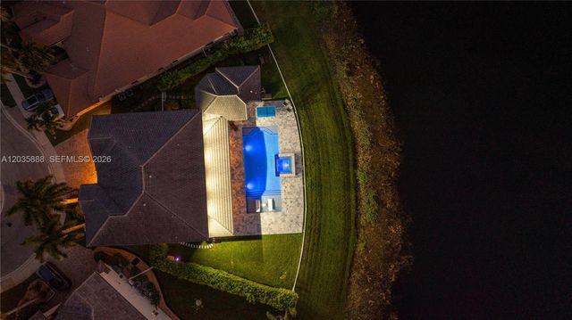 2505 Hunters Run Way, Weston, FL 33327