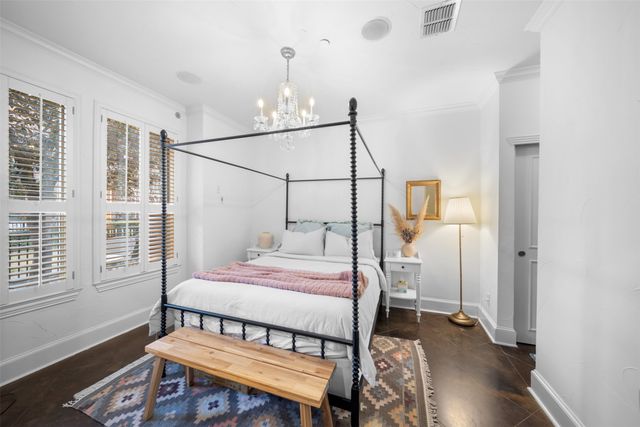 3605 Live Oak Street, Dallas, TX 75204