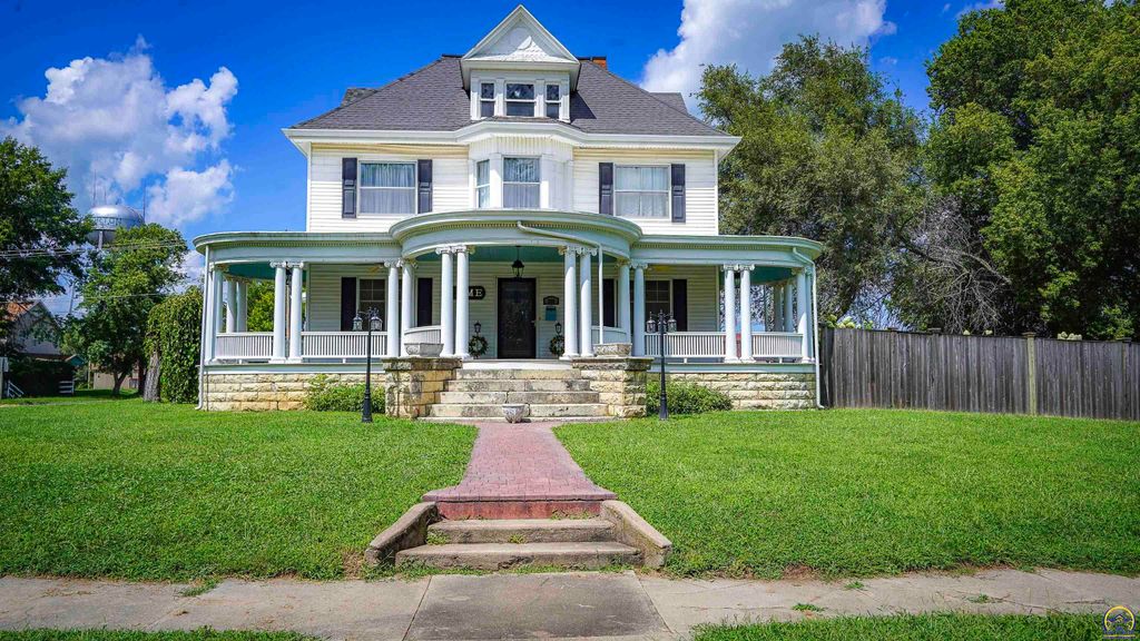 200 E 14th ST, Horton, KS 66439