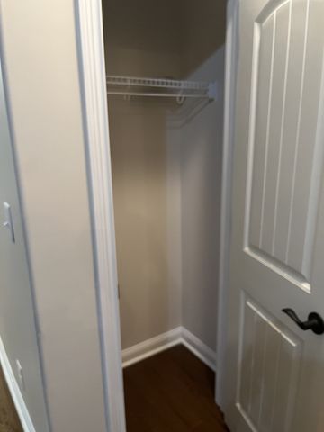 1615 Edgewater Ln, Clarksville, TN 37043
