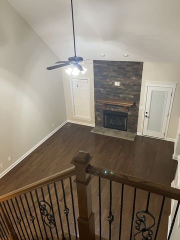 1615 Edgewater Ln, Clarksville, TN 37043