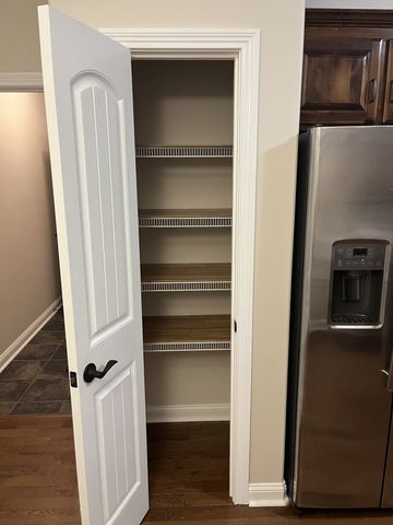 1615 Edgewater Ln, Clarksville, TN 37043
