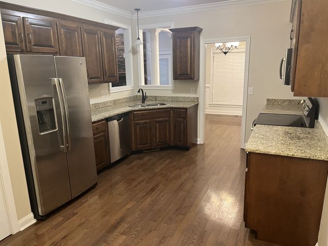 1615 Edgewater Ln, Clarksville, TN 37043