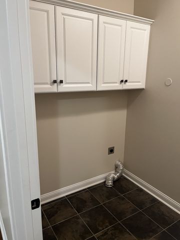 1615 Edgewater Ln, Clarksville, TN 37043