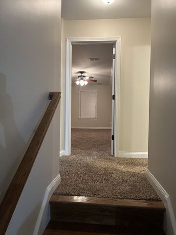1615 Edgewater Ln, Clarksville, TN 37043