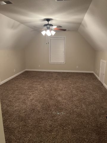 1615 Edgewater Ln, Clarksville, TN 37043