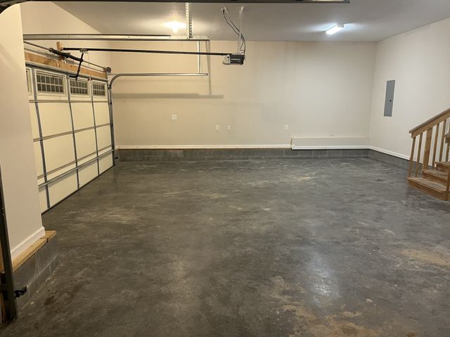 1615 Edgewater Ln, Clarksville, TN 37043