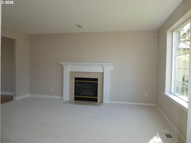 20040 TORREY PINES Dr, Oregon City, OR 97045