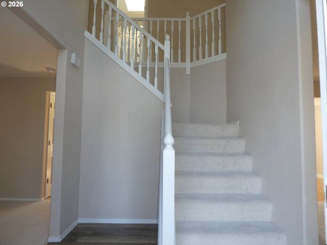 20040 TORREY PINES Dr, Oregon City, OR 97045