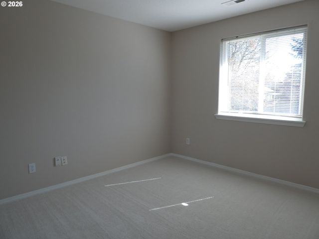 20040 TORREY PINES Dr, Oregon City, OR 97045