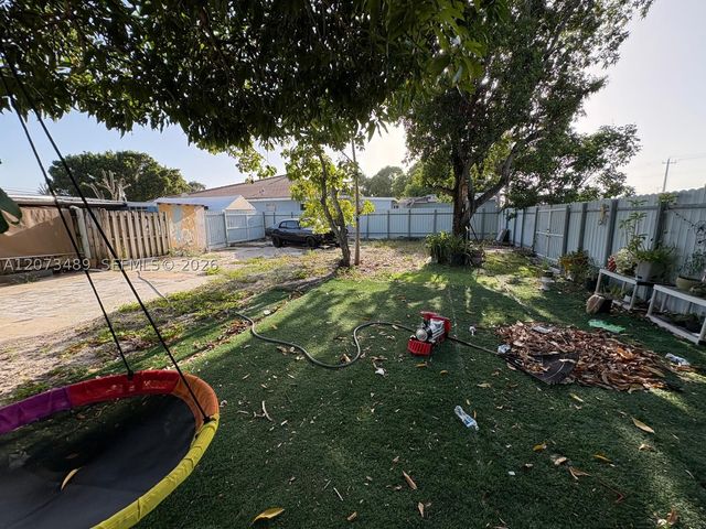 3001 NW 106th St, Miami, FL 33147