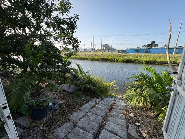 3001 NW 106th St, Miami, FL 33147