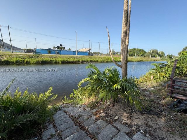 3001 NW 106th St, Miami, FL 33147