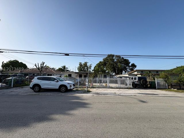 3001 NW 106th St, Miami, FL 33147