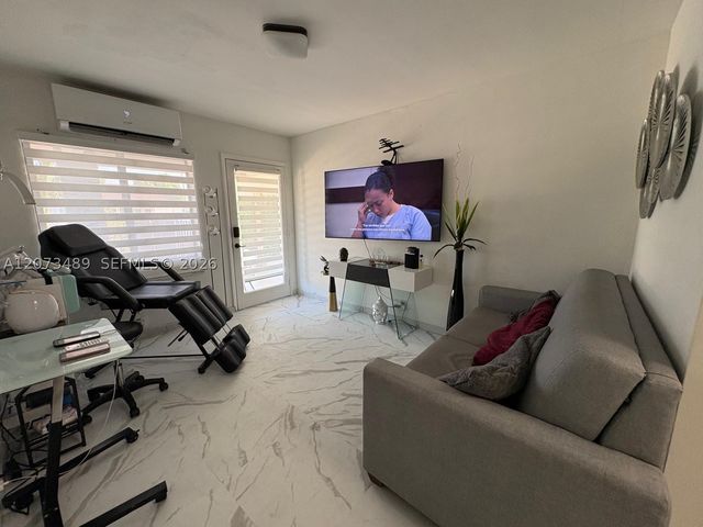 3001 NW 106th St, Miami, FL 33147