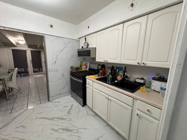 3001 NW 106th St, Miami, FL 33147