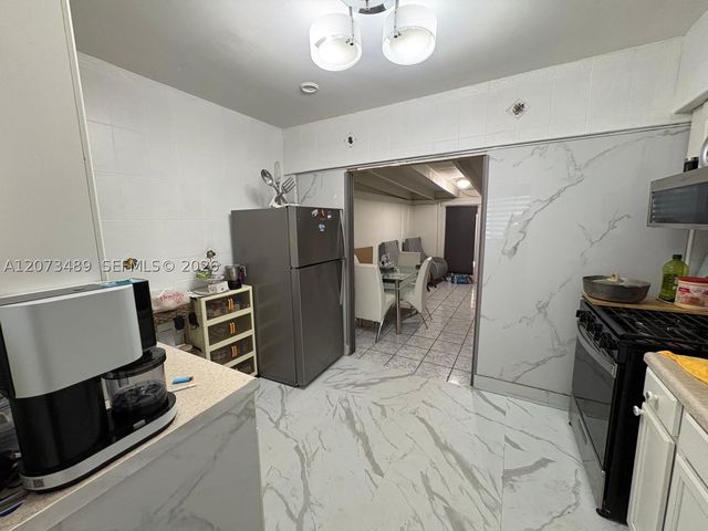 3001 NW 106th St, Miami, FL 33147