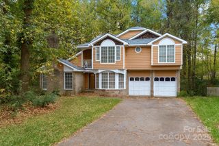 9005 Louvaine Drive, Charlotte, NC 28227