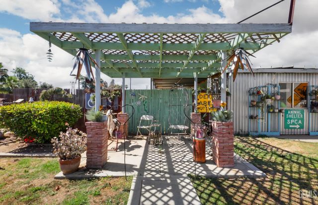 461 Adams Street, Bakersfield, CA 93307