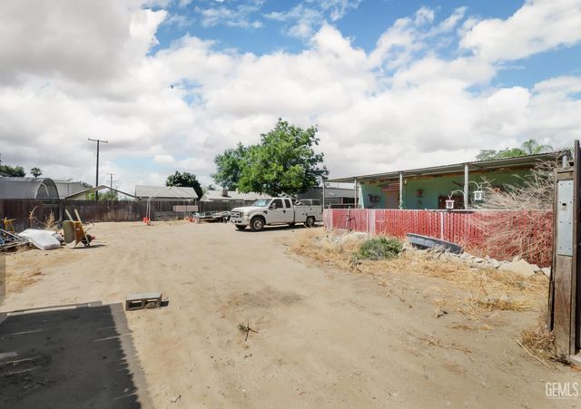 461 Adams Street, Bakersfield, CA 93307
