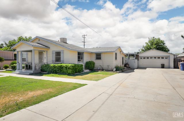 461 Adams Street, Bakersfield, CA 93307