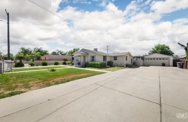 461 Adams Street, Bakersfield, CA 93307
