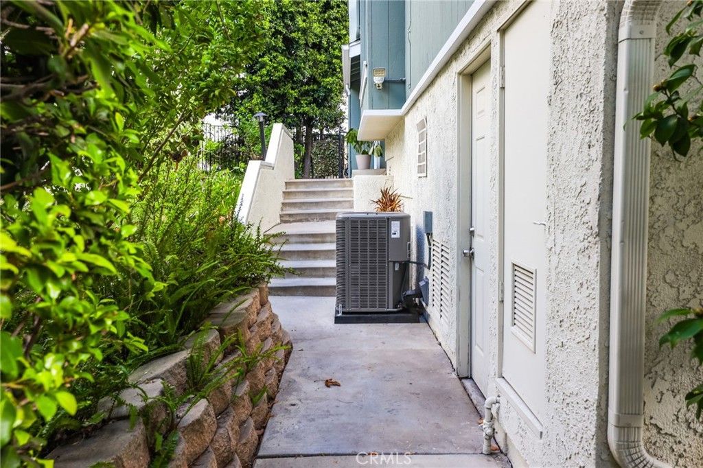 936 Hollow Brook, Costa Mesa, CA 92626 — photo 4