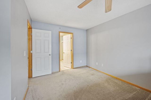 4353 Victor Path 4, Hugo, MN 55038
