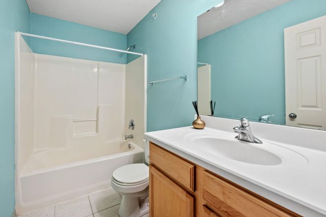 4353 Victor Path 4, Hugo, MN 55038