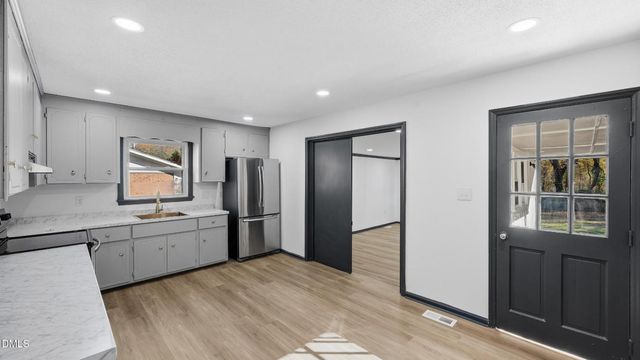 300 E Vance Street, Zebulon, NC 27597