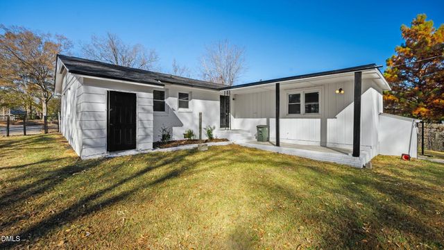 300 E Vance Street, Zebulon, NC 27597