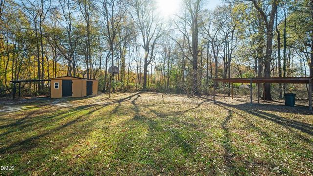 300 E Vance Street, Zebulon, NC 27597