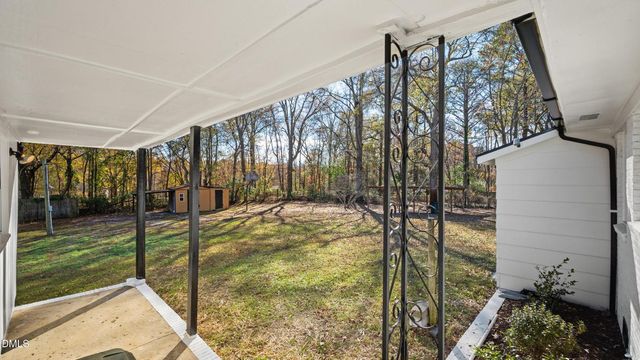 300 E Vance Street, Zebulon, NC 27597