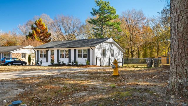 300 E Vance Street, Zebulon, NC 27597