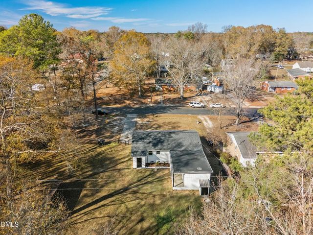 300 E Vance Street, Zebulon, NC 27597