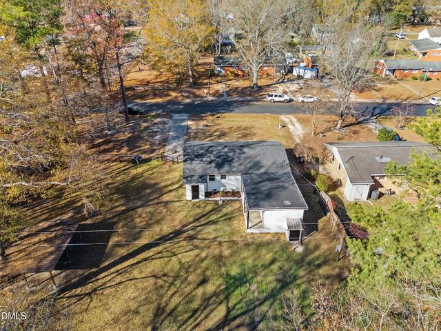 300 E Vance Street, Zebulon, NC 27597