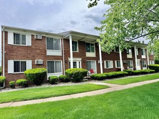 1705 Charlton Road, Trenton, MI 48183
