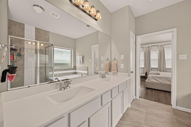 1665 Morgan Trail Drive, Alvin, TX 77511