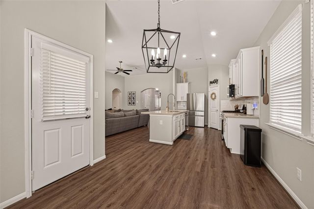 1665 Morgan Trail Drive, Alvin, TX 77511
