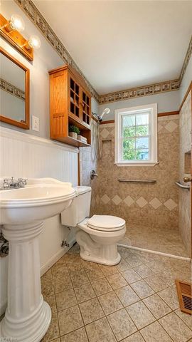 840 Moyer RD, Newport News, VA 23608