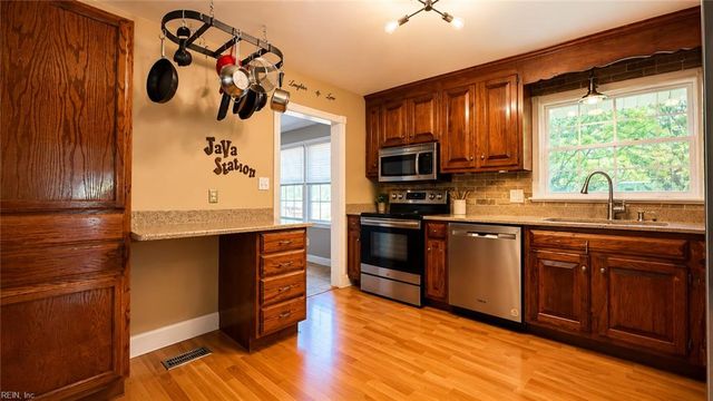 840 Moyer RD, Newport News, VA 23608
