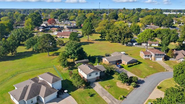 110 Cornwall Court, Jacksonville, AR 72076