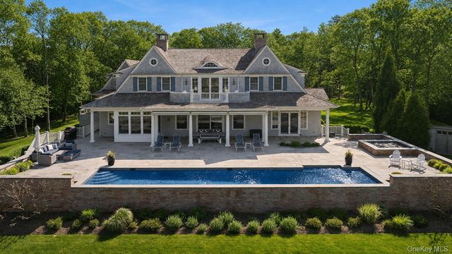 43 Old Main Road, Quogue, NY 11959