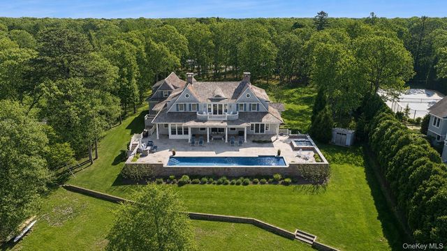 43 Old Main Road, Quogue, NY 11959