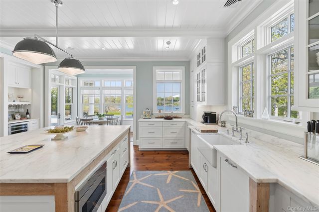 43 Old Main Road, Quogue, NY 11959