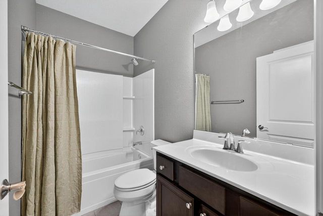 N88W18601 Duke STREET, Menomonee Falls, WI 53051