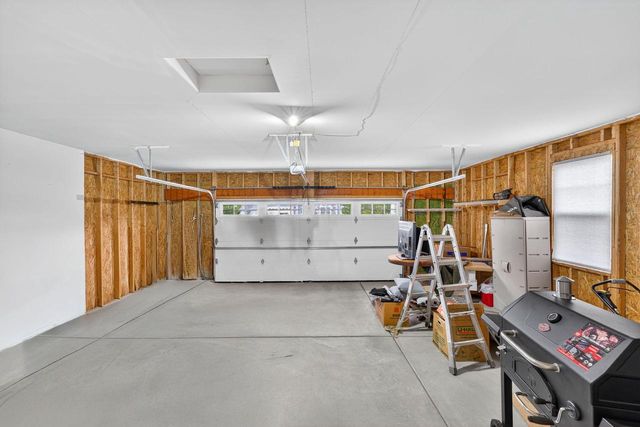 N88W18601 Duke STREET, Menomonee Falls, WI 53051