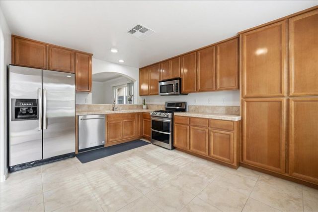 1498 Bushy Tail St, Roseville, CA 95747