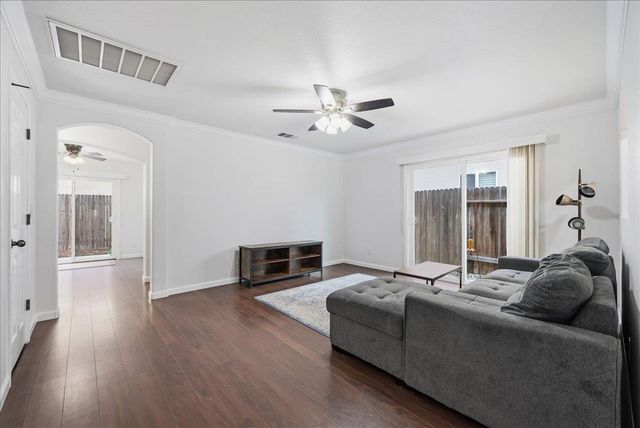 1498 Bushy Tail St, Roseville, CA 95747