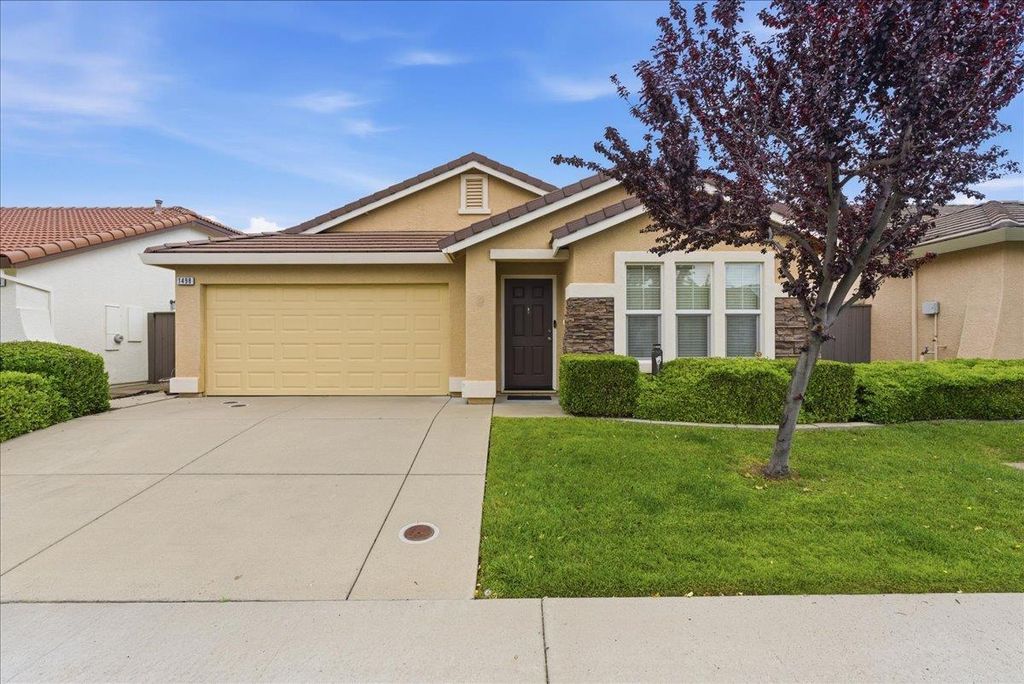 1498 Bushy Tail St, Roseville, CA 95747